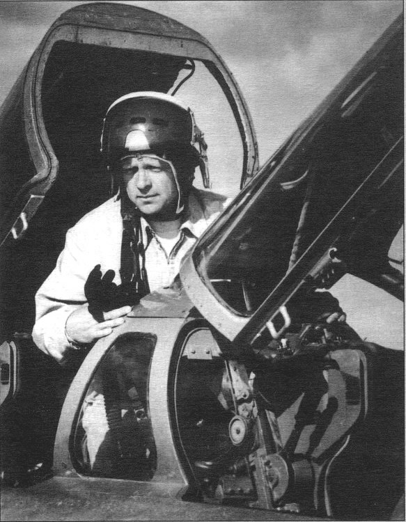 В.Мигунов в кабине МиГ-29УБ